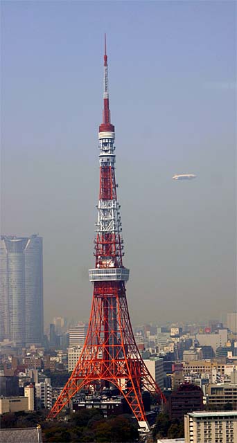 img_1575Air_ship_and_Tokyo_tower.jpg